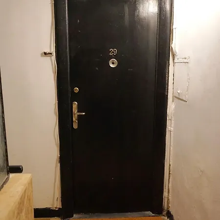 Апартаменти Spacious 3br 1,5bt With 2 Balconies
