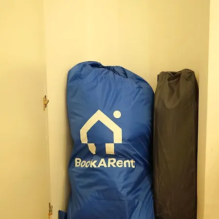 Апартаменти Spacious 3br 1,5bt With 2 Balconies Бухарест
