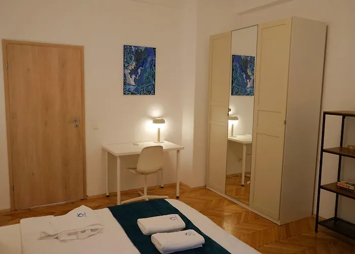 Spacious 3br 1,5bt With 2 Balconies * ブカレスト