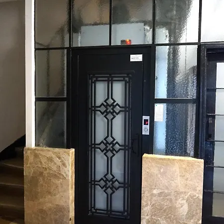 Spacious 3br 1,5bt With 2 Balconies *