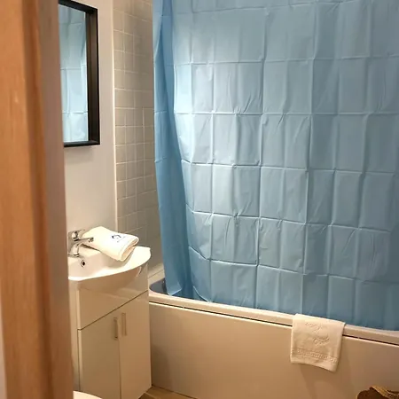 Spacious 3br 1,5bt With 2 Balconies *