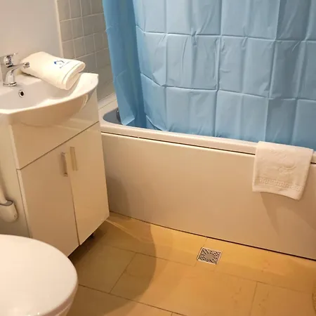 Spacious 3br 1,5bt With 2 Balconies Apartman Bukarest