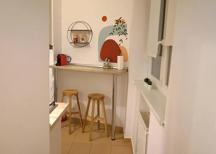 Spacious 3br 1,5bt With 2 Balconies 부쿠레슈티