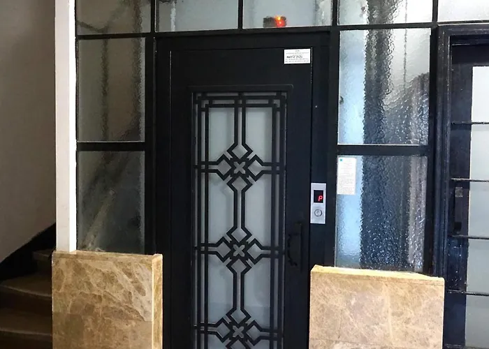 Spacious 3br 1,5bt With 2 Balconies *