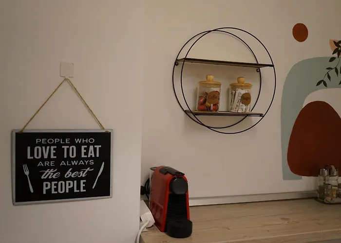 Spacious 3br 1,5bt With 2 Balconies *