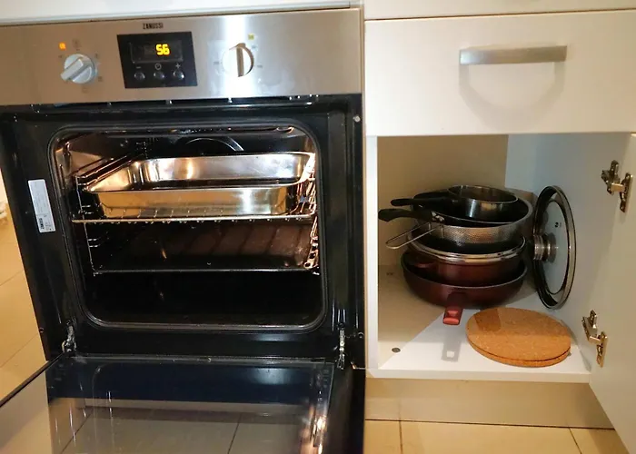 아파트 Spacious 3br 1,5bt With 2 Balconies