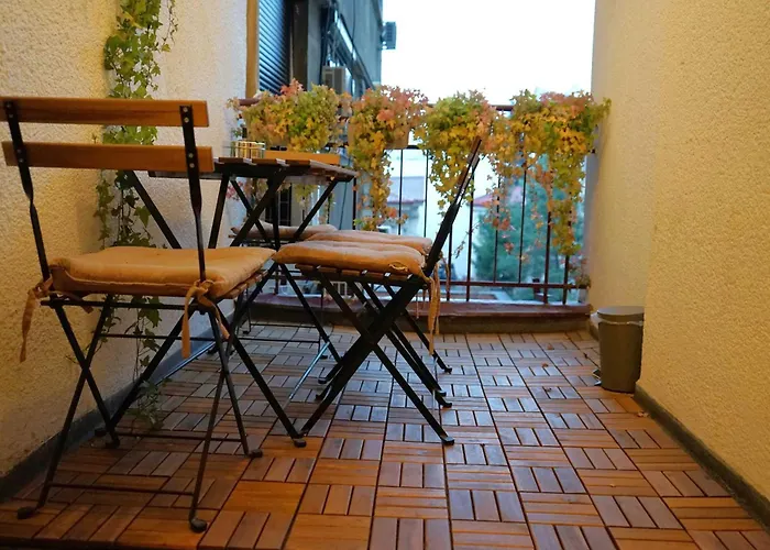 아파트 Spacious 3br 1,5bt With 2 Balconies