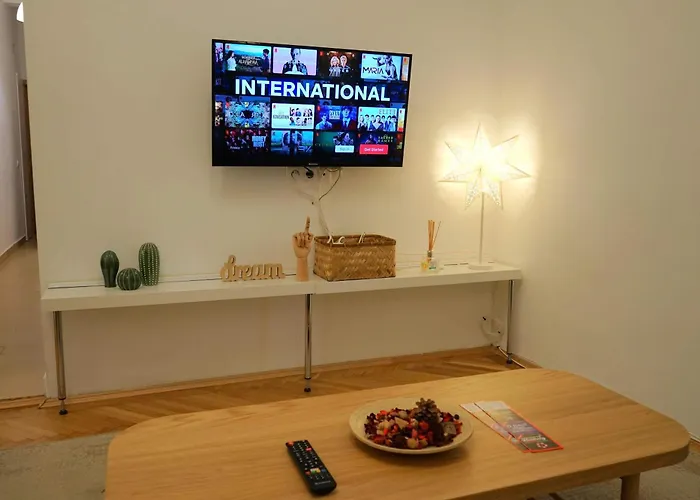 Spacious 3br 1,5bt With 2 Balconies 아파트