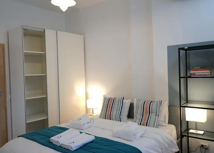 아파트 Spacious 3br 1,5bt With 2 Balconies 부쿠레슈티