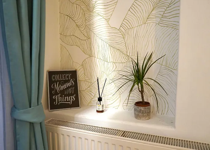 Spacious 3br 1,5bt With 2 Balconies