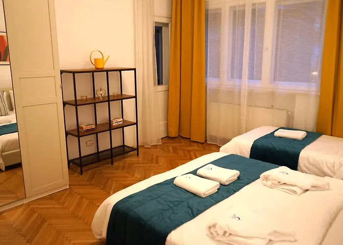 아파트 Spacious 3br 1,5bt With 2 Balconies 부쿠레슈티