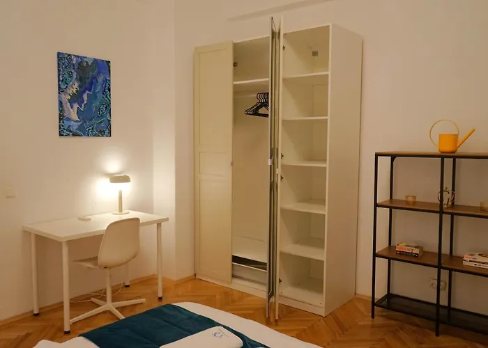 Spacious 3br 1,5bt With 2 Balconies Apartament