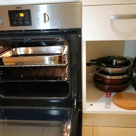 アパート Spacious 3br 1,5bt With 2 Balconies