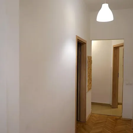 Spacious 3br 1,5bt With 2 Balconies アパート *