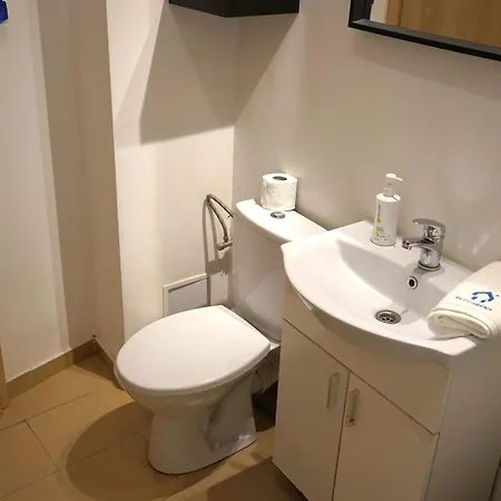 Spacious 3br 1,5bt With 2 Balconies アパート