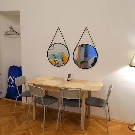 Spacious 3br 1,5bt With 2 Balconies アパート