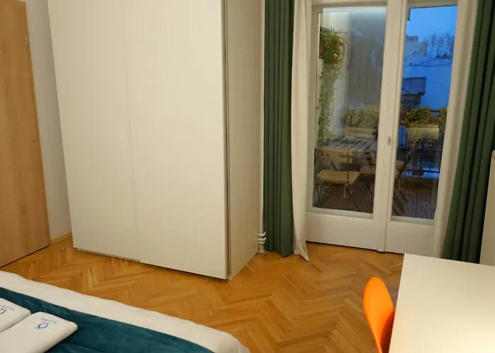 Spacious 3br 1,5bt With 2 Balconies * Бухарест