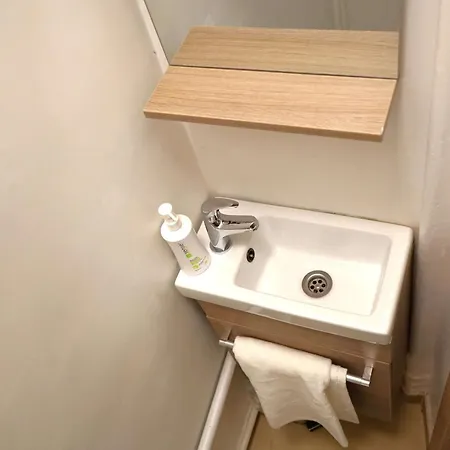 Spacious 3br 1,5bt With 2 Balconies *